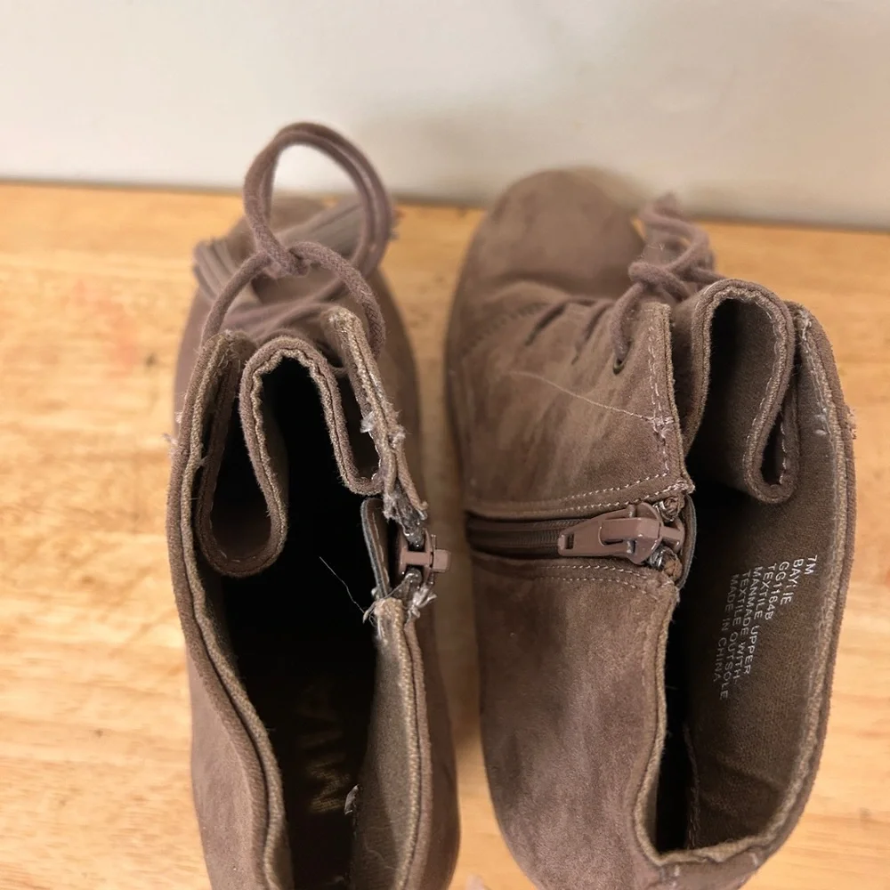 Mia Baylie Brown Suede Wedge Booties‎ with Lace-Up Detail size 7M